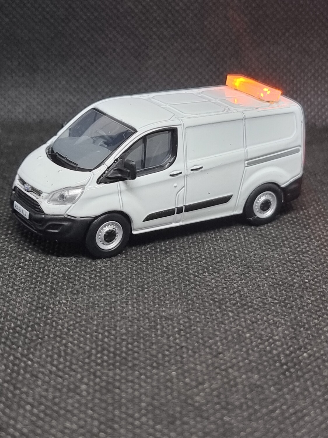 76CUS002 - Ford Transit Custom White - Light Series